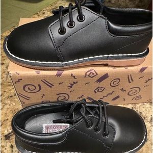 NWT Lamour Boys Lace up Black Shoe size 11 toddler